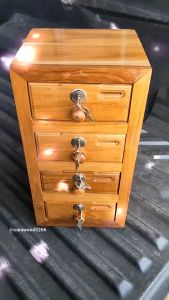 TH กล่องออมสินตู้ลิ้นชัก ไม้สัก 4 ชั้น สีใส ขนาด 9*9*สูง18 นิ้ว ออมสินใส่แบงค์ Piggy bank