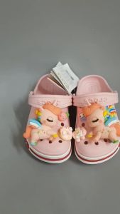 Dép Sục Crocs Baya Màu Hồng+ Sticker Ngựa pony Cho Bé Gái . Sản Phẩm Cao Cấp Nhựa Không Mùi . Trống Trơn Trượt.