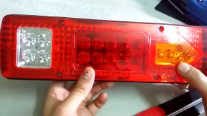 Đèn hậu đèn đuôi cho xe ba gác xe tải chống thấm nước điện áp 12v ( giá 1 cái )