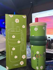 (FREE NAME) Hilee 710ml with Straw Vacuum-insulated Leak-proof Stainless Steel Drinking Water Bottle is Perfect for Daily Use Portable Tumbler.