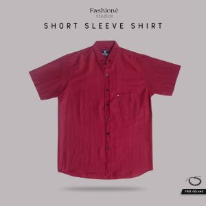 Kemeja Pria Lengan Pendek Polos Kemeja Formal Hem Cowok Maroon Bahan Licin Kelambi Laki Klambi