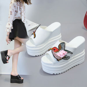 Dép Đi Trong Nhà Mùa Hè Cho Nữ Dép Thêu Hình Chim Dép Xỏ Ngón Đế Mềm 11Cm
