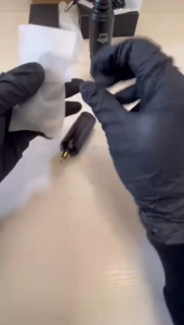 เครื่องสักไร้สาย ชู้สำหรับการสัก ครบชุดหมึกสักเข็ม เป็นเครื่องสักสำหรับการสักไร้สาย