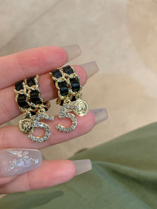 ต่างหูรูปตัวเลข 5 ประดับเพชร ทรงเรียบง่าย สไตล์เกาหลี หรูหรา ประดับด้วยโลหะผสม เครื่องประดับแฟชั่นสำหรับผู้หญิง