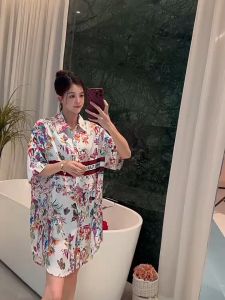 deeteenee ชุดนอนกระโปรง คอปกระดุมหน้า ผ้าไหมนุ่ม พลัสไซซ์ ชุดนอนกระโปรงผ้าซาตินแท้ เบาเย็นสบาย DR11