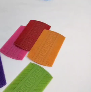 หวีเหา หวีไข่เหา แพ็ค 12 ชิ้น คละสี หวีสางเหา หวีเสนียด หวีได้หมด ขจัดเหา และไข่เหา