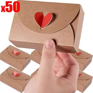 50x Romantic Heart Kraft Paper Envelope Candy Box Heart Shaped Clasp for Wedding Party Valentines Day Favor Gift Decoration