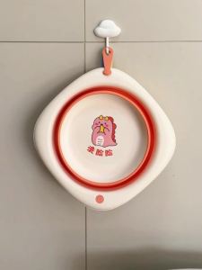 3 sets of foldable hanging washbasins for newborn babies to wash their buttocks and feet