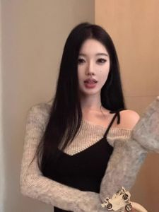 ชุดเดรสยาวคลุมเข่าทรงเอคอวีแขนยาวผ้าโพลีเอสเตอร์สำหรับผู้หญิงในฤดูใบไม้ร่วง 2024 แฟชั่นสตรีทสไตล์หวานและเผ็ดร้อน