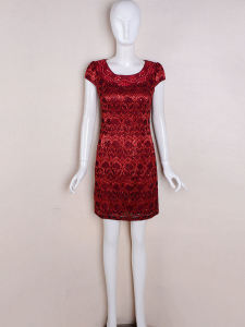 ชุดกี่เพ้าแขนสั้นปักลายสีแดงคอต่ำ ชุดกี่เพ้าฤดูร้อน ชุดกี่เพ้าสำหรับงานสอบ ชุดกี่เพ้าคอต่ำ ชุดกี่เพ้าคอตั้ง ชุดกี่เพ้าคอวี