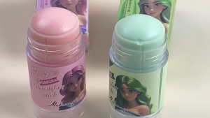 Hair Wax Stick Hair Wig Wax Stick Edge Control Lubricating Wax Stick Hair Wax Stick Non-Oily Hair Styling Wax for Preventing Hair Flyaways And Edge Control