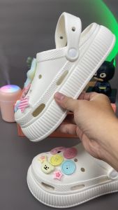 Dép cross sục nữ đế cao 5cm Jibbitz ngôi sao Mayto kiểu sandal quai hậu dễ thương hot trend 2023 CS-26