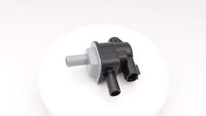 Vapor Canister Purge Control Valve OE PE01-18-751 PE0118751 for Mazda 3 6 CX-3 CX-5 CX-9 for Toyota Lexus 136200-7230 1362007230