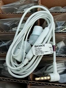 Original Godly Plug In-Ear Headphones with Mic Line Control Bass Boosted J-hook round Hole Type-C Gaming Suitable for Chicken Eating