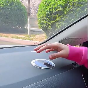 Pajangan Dashboard Mobil Anti Slip berbentuk Bulat Car - Aksesoris Mobil