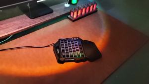 HXSJ | Bàn Phím Chơi Game Một Tay HXSJ-35 Có Đèn Nền Cầu Vồng Tiện Dụng Có Dây Dành Cho Điện Thoại Thông Minh Máy Tính Để Bàn - Kiểu Màng Mỏng Cắm Và Chạy