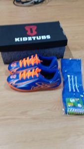 KIDZTUBS Sepatu Futsal Anak Paket Komplit Sepatu Futsal Tas Skin Deker Kaos Kaki Usia 6-10 Tahun Size 28 29 30 31 32 33 34 35 36 37 KDZ1834011625