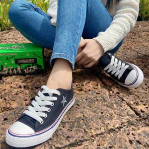 รองเท้าผ้าใบ Gold city รุ่นลิมิเตดทรง US ติดดาว