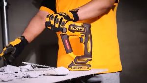 (ถูกสุด) SUPERINGCO สว่านโรตารี่ไร้สาย 20V18 มม. CRHLI20188 รุ่นใหม่ มอเตอร์ไร้แปรงถ่าน BL ประกัน2+2