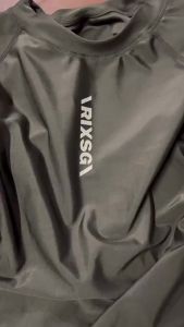 ชุดว่ายน้ำ ชูถูก คู่รัก ผู้ชายและผู้หญิง ยาวนาน 10-15 ชั่วโมง สำหรับชุดว่ายน้า เป็นชุดว่ายน้ำ ที่สร้างสรรค์ด้วยเทคโนโลยี UV เพื่อป้องกันการแพ้ผิว