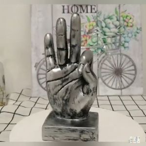 [HCM] Mô hình bàn tay bộ 3 dấu hiệu "OK"-"Chiến Thắng"-" Số 1" bằng nhựa tổng hợp màu đen bạc quà tặng cho bạn bè người thân trang trí nhà cửa phòng khách tủ TV phòng ngủ…