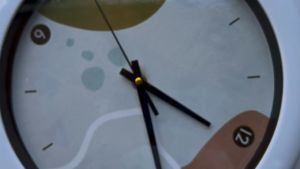 Jam Dinding Sdolcinato 06 Motif Minimalis Mesin Sweep Silent Diameter Besar 30cm