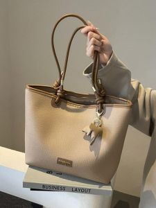 New 2025 Large Capacity Soft Leather Surface Tote Bag Lychee Pattern Simple Match Underarm Commuting Single Shoulder Bag