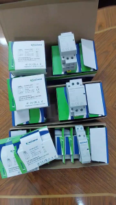 Khởi động từ công tắc tơ 1 pha 20A BCH8-25 Bomgi