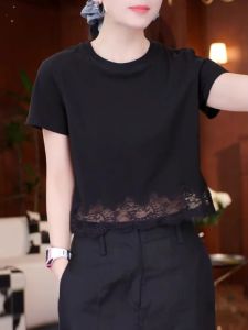 Áo Thun Tay Ngắn Khoét Lỗ Viền Ren Đen