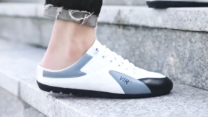 Fashion Mens Slip On Sneakers New Style Casual Black White Half Slippers Korean Men Loafers Walking Lazy shoes Breathable Driving Shoes