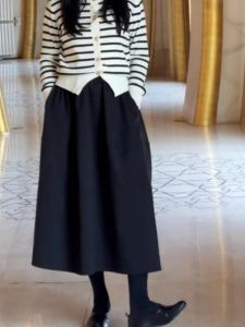 Váy Xếp Ly Màu Đen Cho Nữ Mùa Thu Mới Dáng Chữ a Rộng Rãi Thường Ngày Che Giấu Mỡ Giảm Béo Thanh Lịch Đa Năng Váy Nửa Thân