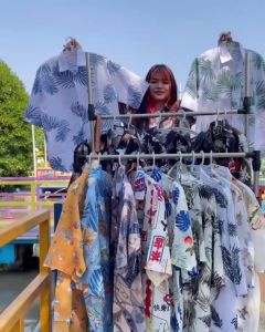 สวยงามเซอร์ใหม่ เสื้อฮาวาย Hawaii เสื้อเชิ้ต Oversize ที่มีปริมาณพริ้ว ทุกตัวสามารถพักผ่อนได้ ทั้งชุดแฟชั่น สวยงาม มีสไตล์สวย