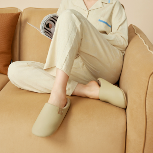 Japanese High-End Simple Home Leather Slippers Men Waterproof Fleece-Lined Platform Mute Pump Cotton Slippers Female Non Slip