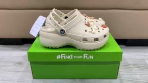 DÉP SỤC ĐẾ XUỒNG NHỰA ĐI MƯA CROCS BAND ĐẾ CAO CLOG CHO NỮ MÀU KEM