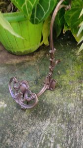 Kapstok Kuningan Antik Gantungan Baju Motif Ukir 1 Pcs