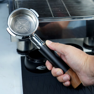 IKAPE Openwork Bottomless Portafilter Stainless Steel and Walnut Espresso Handle54/58mm High Extraction Precision Basket
