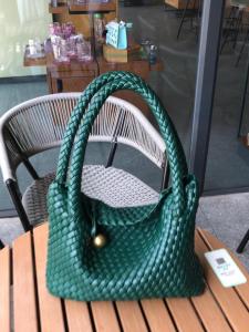 LIKEBAG กระเป๋าสะพายไหล่ดีไซน์ Tas Rajut ช่องกระเป๋ากระเป๋าแบบหนีบแขนกล่องข้าวกลางวันย้อนยุคขั้นสูงกระเป๋าถือสวยงามวันที่ซื้อแฟชั่นสำหรับผู้หญิง