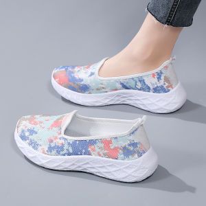 Breathable Slip-On Womens Sneakers Comfortable Soft Bottom Flat Shoes for Middle-Aged And Elderly Beijing Cloth Shoes