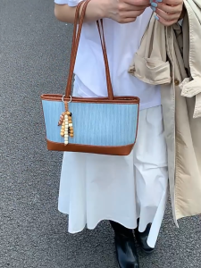 EchoBliss กระเป๋าโท้ทผ้ายีนส์แฟชั่นกระเป๋าสะพายไหล่แฟชั่นย้อนยุคความจุขนาดใหญ่การออกแบบที่เข้ากันทั้งหมด