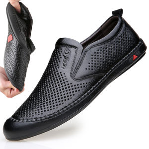 รองเท้าหนังเย็นรองเท้าผู้ชายใส่ขับรถพื้นนิ่มลำลองสำหรับผู้ชายรองเท้ามีรูสำหรับฤดูร้อนรองเท้าแตะหนังแท้ฉลุลายระบายอากาศได้ดีสำหรับคุณพ่อผู้ชาย