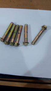 Baut Dinabolt 10 x 77 (3730) Untuk Tembok