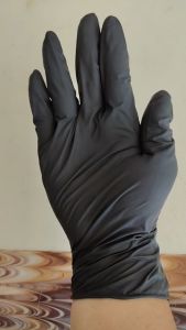 ถุงมือยางพารา ไม่มีแป้ง สีดำ แพ็คถุงละ 50 ชิ้น