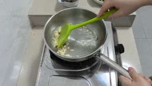 QWARE STAINLESS STEEL SANDWICH BOTTOM 3-PLY CURVED SAUTE PAN (16/20/24 CM) Periuk Masak Kuali Leper 不锈钢平底锅