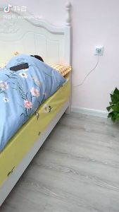 Kệ Dán Tường Để Điện Thoại Ống Cắm Điều Khiển Remote Xẻ Rãnh V5 Siêu Tiện Lợi - Khay Đựng Đồ Bút Viết Đa Năng