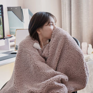 Wearable Lazy Persons Shawl Blanket with Sleeves Winter Lamb Velvet Office Nap Cloak Style Shawl Blanket Modern Simple Style Polyester Fiber