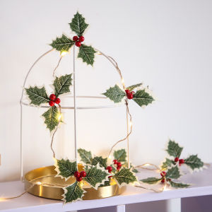 2M 10LED Christmas Tree Berry Green Leaf Lamp LED Rattan Lamp Simulation Red Berry String Lights Romantic New Year Garland Lights Battery Powered Decorative Lights