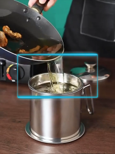 ที่กรองน้ำมัน หม้อกรองน้ำมัน หม้อกรองน้ำมัน Oil Filter สแตนเลส กากรองน้ำมัน ที่กรองน้ำมัน สแตนเลส กรองน้ำมันทอด ทนความร้อน 1.3 ลิตร Simple Kitchen