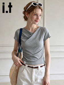 izzue | Slim Fitting V-Neck Ruffle Tee