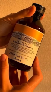 Dầu Gội DAVINES Nourishing Ý Dưỡng Ẩm Tái Tạo Cấu Trúc Tóc Dành Cho Tóc Khô Và Da Đầu Thiếu Ẩm Hư Tổn