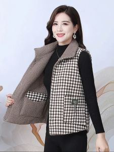 เสื้อผ้าคุณแม่แฟชั่นเสื้อกั๊กใส่ได้ทั้งสองด้านแบบสั้นแบบใหม่สำหรับฤดูใบไม้ร่วงและฤดูหนาวเสื้อกั๊กบุขนกำมะหยี่กันหนาวสไตล์ตะวันตกสำหรับผู้หญิงเสื้อกั๊กเสื้อคลุม